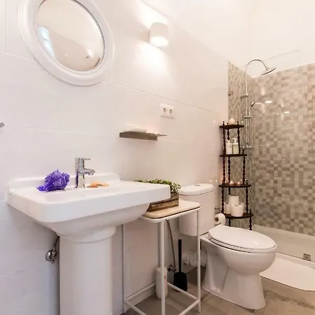 Secret & Charming Baixa 4 Bedroom * Lissabon
