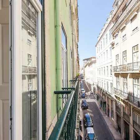 아파트 Secret & Charming Baixa 4 Bedroom *