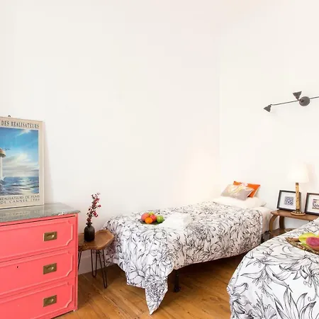 Secret & Charming Baixa 4 Bedroom * ליסבון