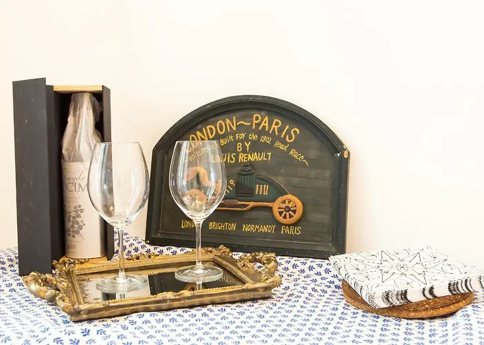 Secret & Charming Baixa 4 Bedroom Lizbona